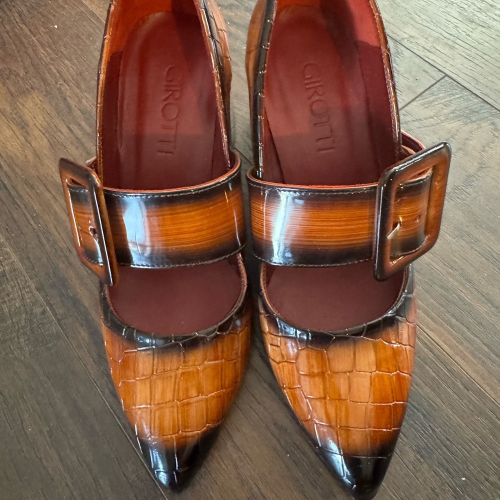 Girotti Women's Brown Croc-Embossed Heels